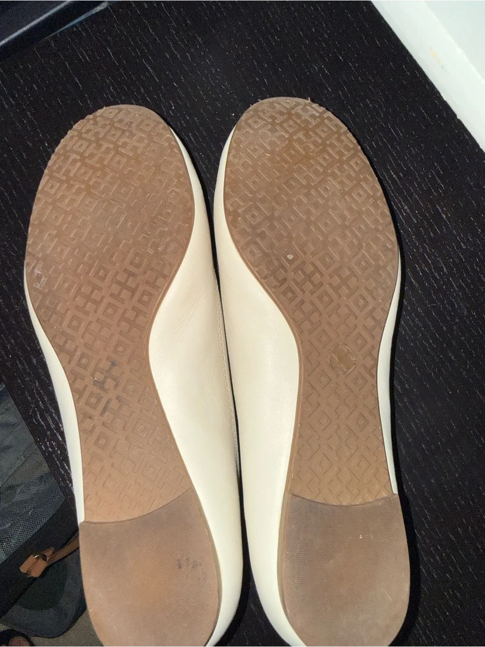 Tory Burch Cream Leather Logo Round-Toe Ballet Flats with Black Emblem